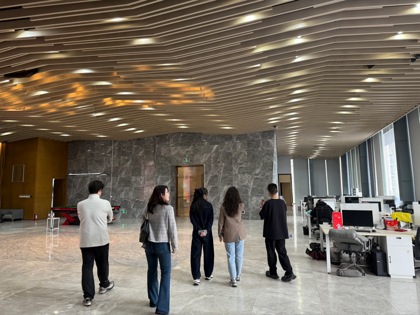 yl7703永利赴胧月传媒开展“访企拓岗”专项行动