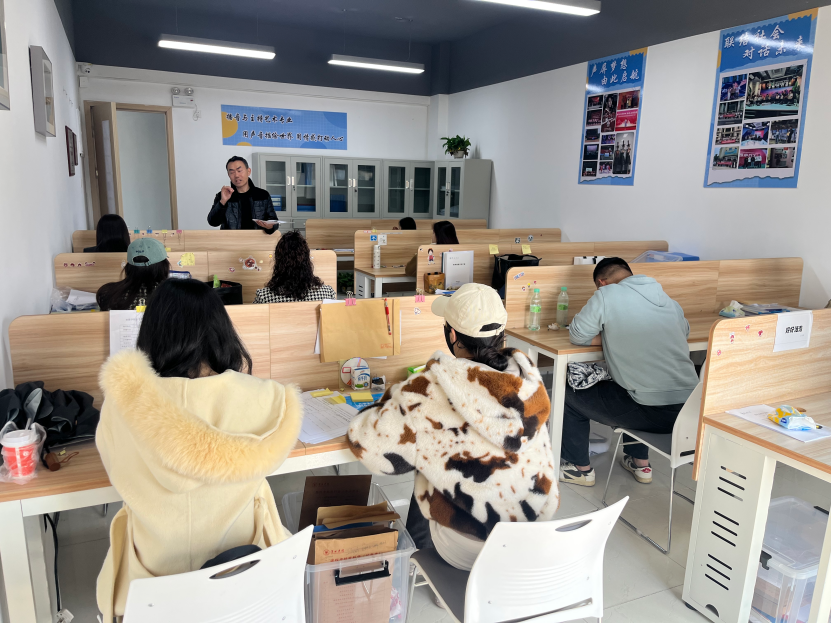 yl7703永利播音与主持艺术教研室召开2026年度科研工作部署会